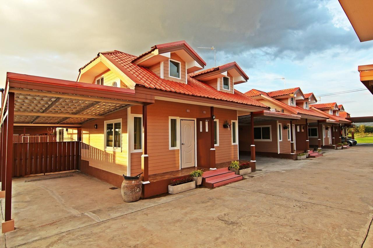 Rojanavee Resort Nakhonnajok Kültér fotó