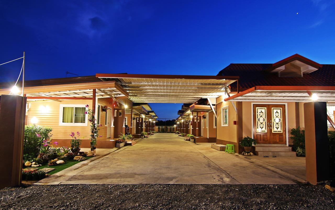 Rojanavee Resort Nakhonnajok Kültér fotó