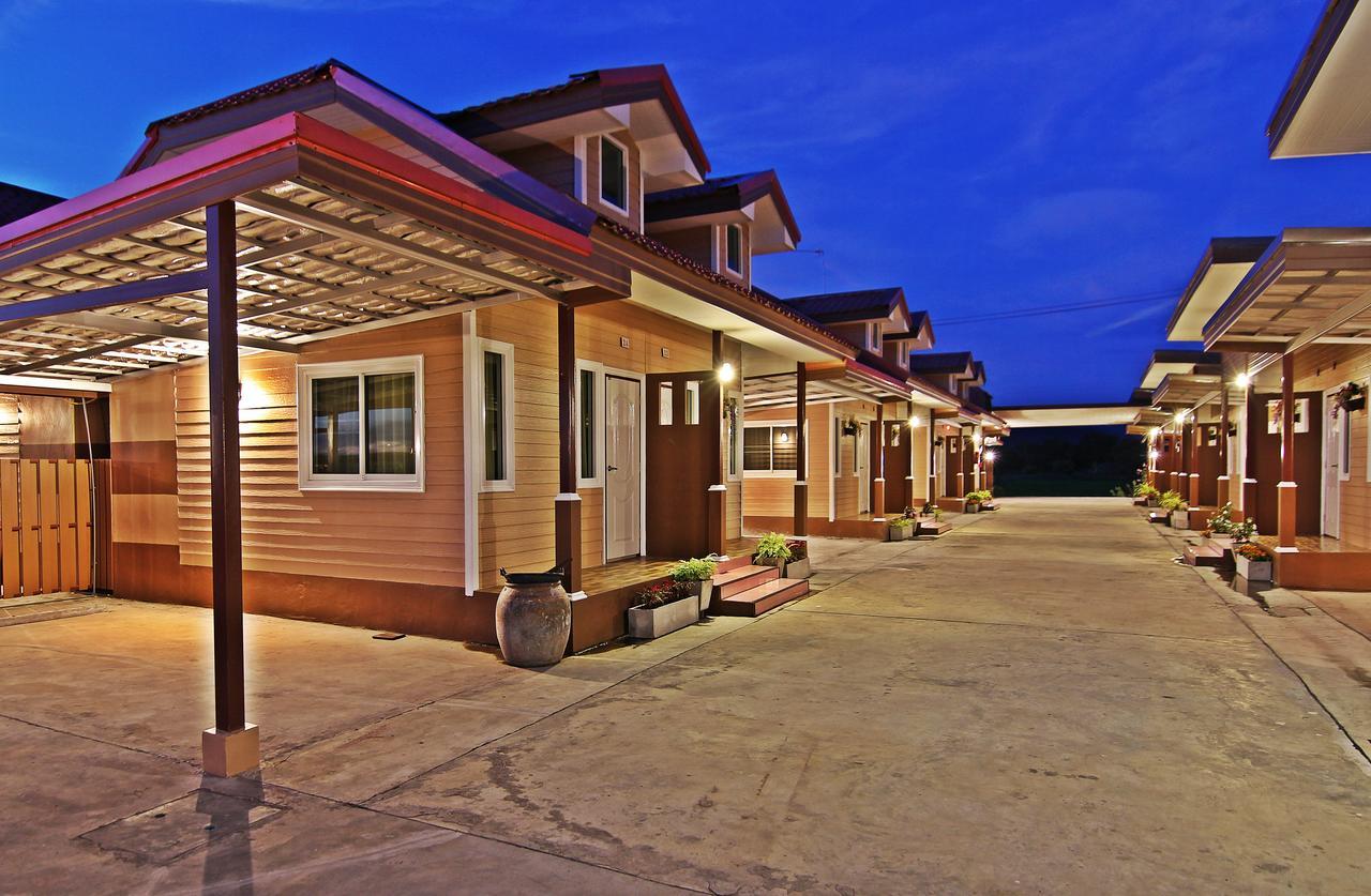 Rojanavee Resort Nakhonnajok Kültér fotó