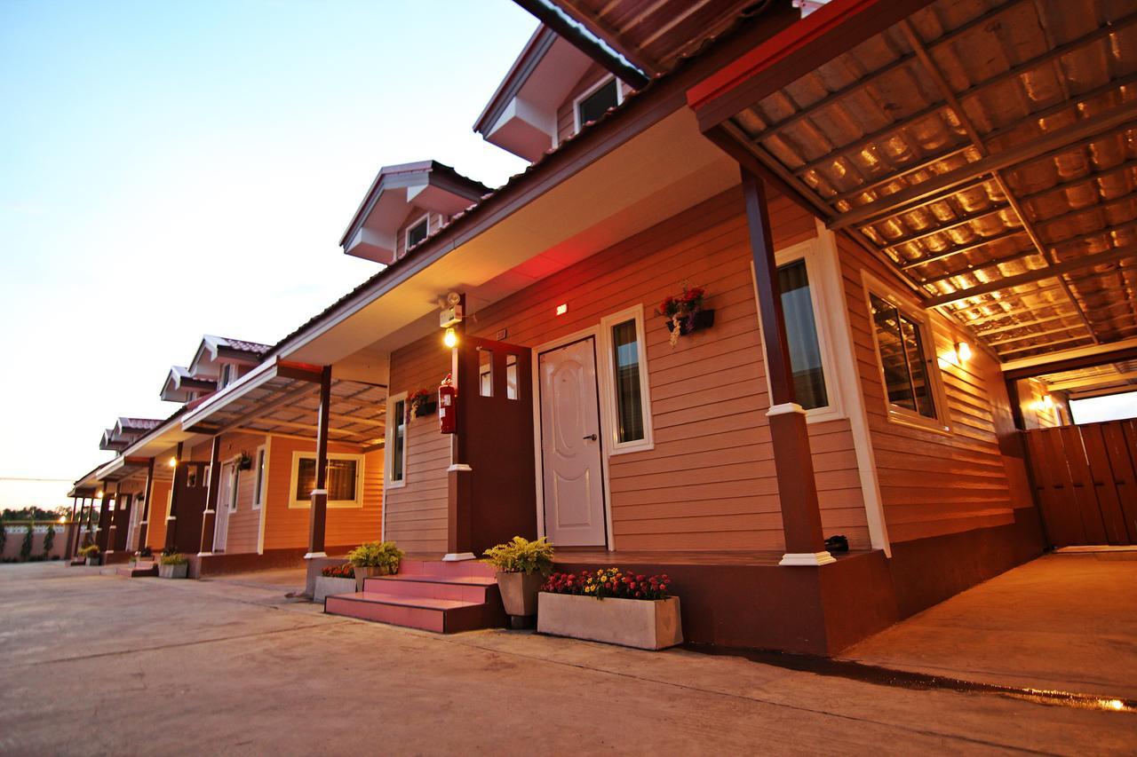 Rojanavee Resort Nakhonnajok Kültér fotó