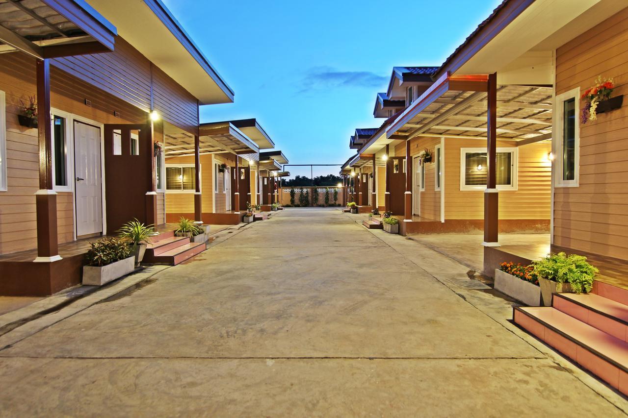 Rojanavee Resort Nakhonnajok Kültér fotó